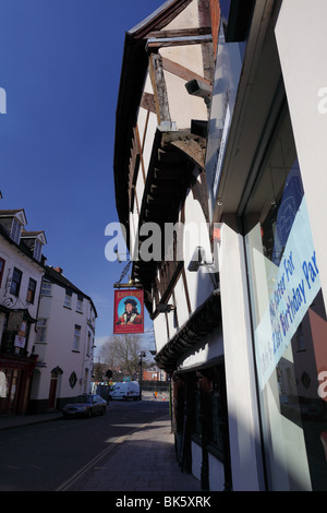 Situated at the bottom of Mardol in Shrewsbury is The King`s Head public house,a 15th century timber framed building. Stock Photo